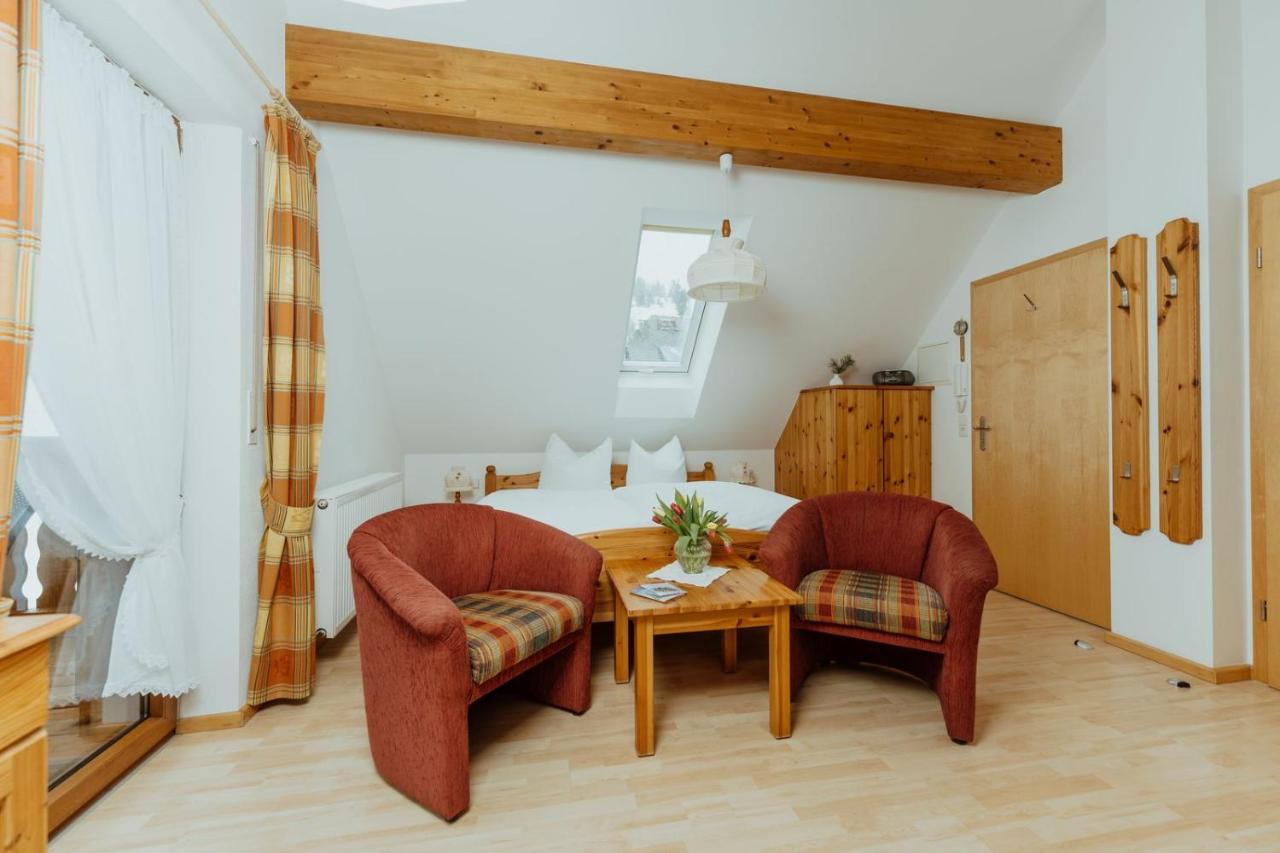Schwarzwald-Hotel Kraeutle フェルトベルク エクステリア 写真