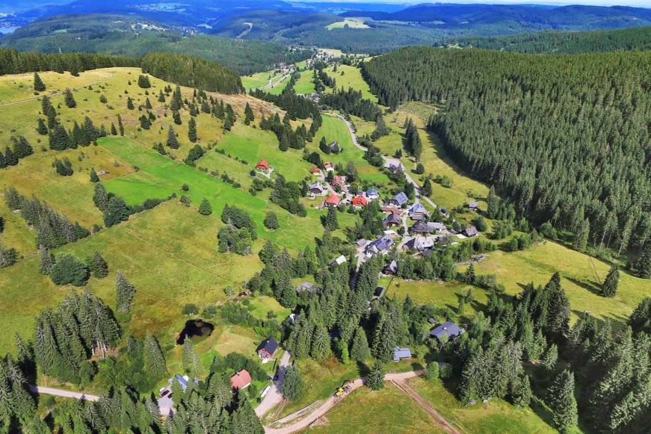 Schwarzwald-Hotel Kraeutle フェルトベルク エクステリア 写真