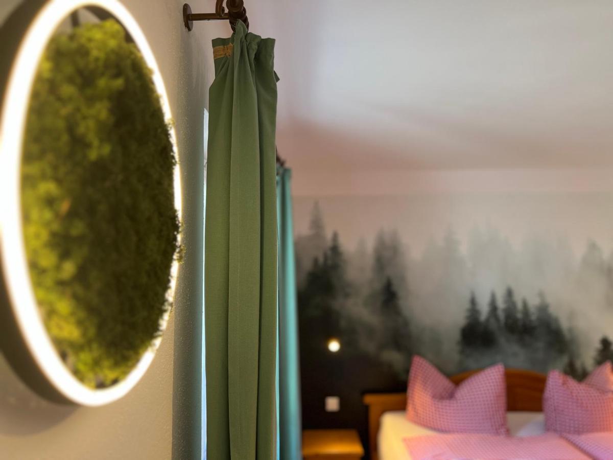 Schwarzwald-Hotel Kraeutle フェルトベルク エクステリア 写真