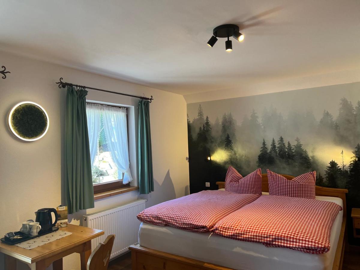 Schwarzwald-Hotel Kraeutle フェルトベルク エクステリア 写真