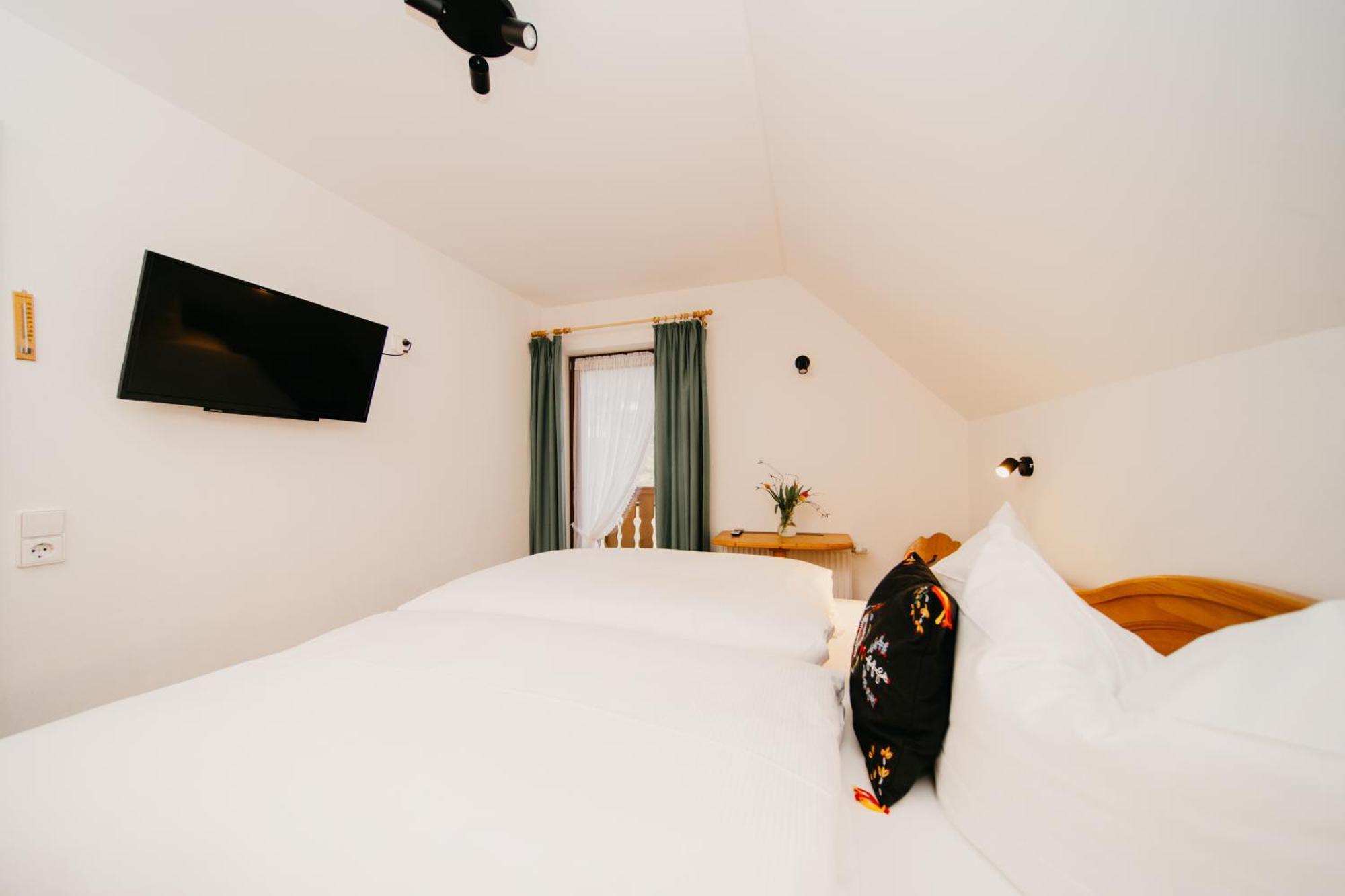 Schwarzwald-Hotel Kraeutle フェルトベルク エクステリア 写真